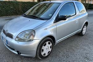 Toyota Yaris 1.3i 16V cat 3 porte neopatentati