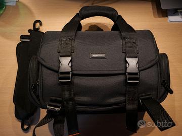 Borsa fotocamera Amazon Basic con porta treppiede