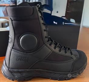 Anfibi neri Magnum Zekrom  tg. 43 nuovi capit. EI