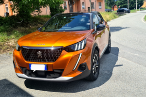 Peugeot 2008 PureTech 130 S&S EAT8 GT