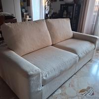 Divano tre posti 