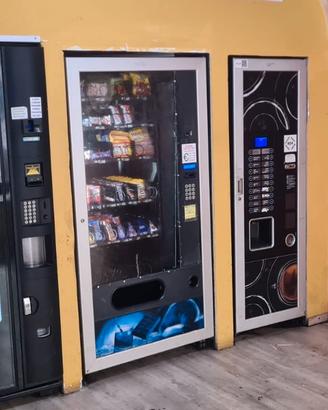 macchinette per caffè, bevande e snack 