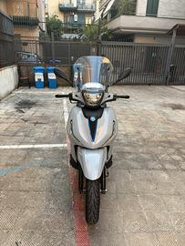 BEVERLY S 400