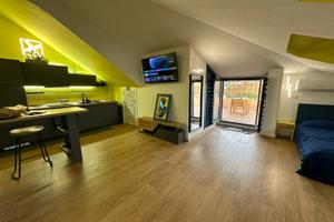 Loft 50 mq interni e 30 mq esterni di  terrazzino