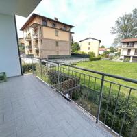 Ampio trilocale seminuovo con garage doppio e terr