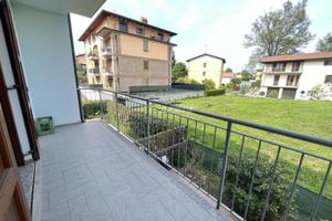 Ampio trilocale seminuovo con garage doppio e terr