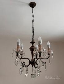 Lampadario a sospensione vintage.