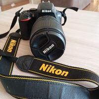 Reflex Nikon D3500 con 18-140 vr