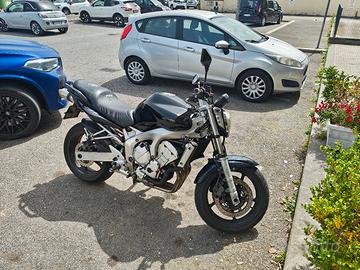 YAMAHA FZ6