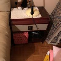 Comodino con cassetto
