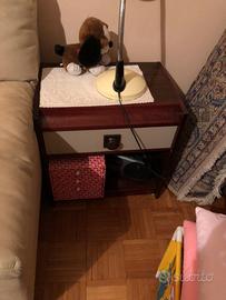 Comodino con cassetto