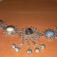Collana con pietre dure