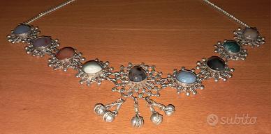 Collana con pietre dure