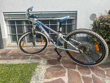 Bicicletta bambino/ragazzo MTB CUBE 240 24”