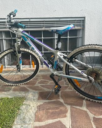 Bicicletta bambino/ragazzo MTB CUBE 240 24”