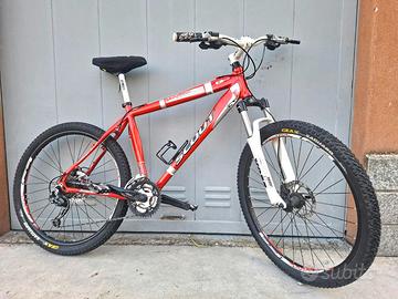 Bici Mtb Scout alliminum con freno disco olio.