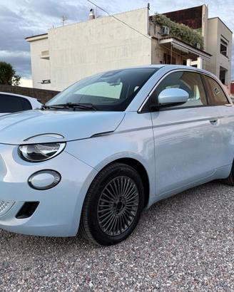 Fiat 500e Berlina 42 kWh