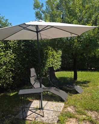 ombrellone da giardino von due lettini