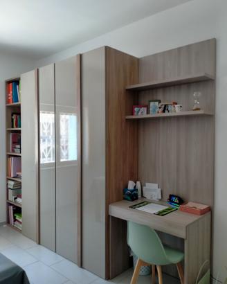 Armadio con libreria e scrivania