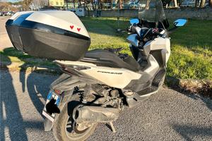 Honda Forza 300 Deluxe
