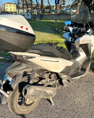 Honda Forza 300 Deluxe