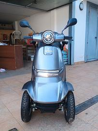 Scooter elettrico 4ruote