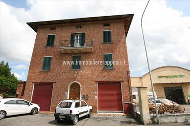 AP1188 - Foiano in 2 appartamenti da ristr