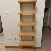 Libreria a muro in legno