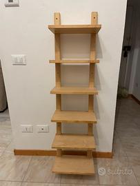 Libreria a muro in legno