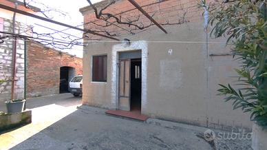 C/da Colle dell'Orso-Casa indipendente e giardino