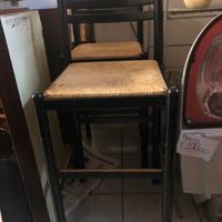 2 sgabelli in legno impagliati