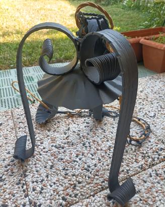 Lampadario in ferro battuto