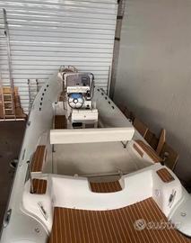 Gommone NovaMares entrofuoribordo refitting 2026