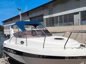 Manò Marine 22.50 cabin