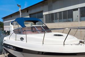 Manò Marine 22.50 cabin