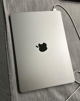 MacBook M3 256 GB RAM 16 GB