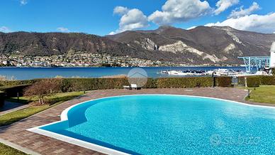 VILLA A SCHIERA A PARATICO