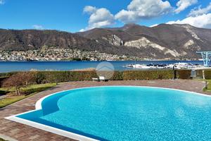 VILLA A SCHIERA A PARATICO