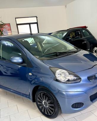 Toyota Aygo 1.0 12V VVT-i 5 porte Sol