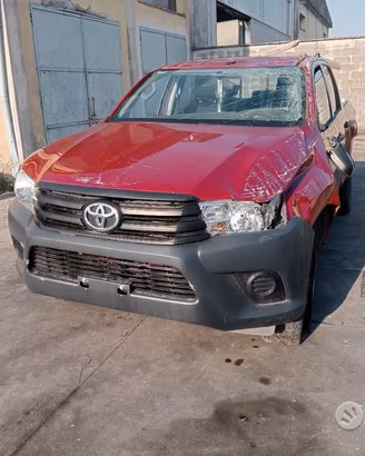 Toyota HILUX 2017 2.4td 2GD-FTV ricambi