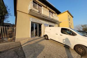 Immobile di 150 m² con 3 locali a Solaro