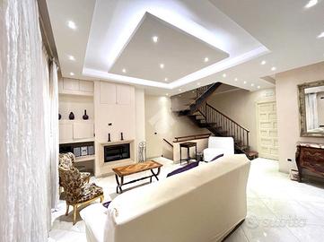 VILLA A SCHIERA A SOMMA VESUVIANA