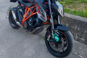 Ktm 1290 superduke r