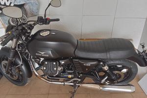 Moto Guzzi v7 Stone 