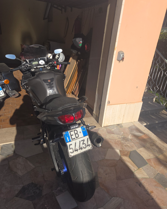 Moto Yamaha Fazer 800 con ABS