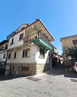 Casa indipendente a Basicò