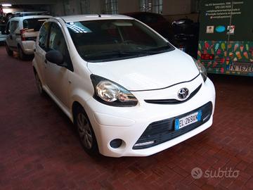 Toyota Aygo 1.0 12V VVT-i 5 porte Cool Soda Connec