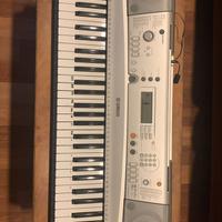Tastiera Yamaha sens. al tocco polifonia 48 note