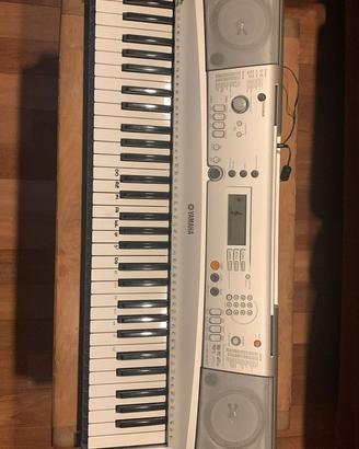 Tastiera Yamaha sens. al tocco polifonia 48 note