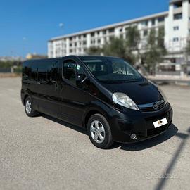 Opel Vivaro furgone 9 posti